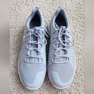 Under Armour Men's 302227-102 Gray Running Shoes Size 13.  Style: Commit 2.